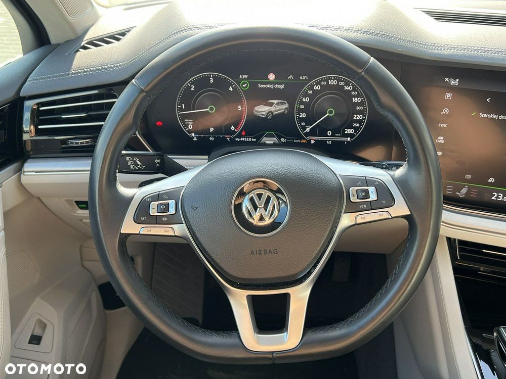 Volkswagen Touareg - 16