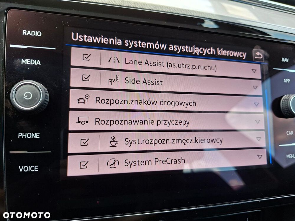 Volkswagen Passat - 31