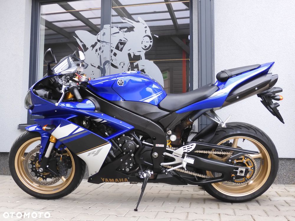 Yamaha R1 - 36
