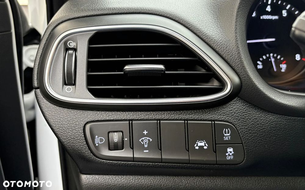 Hyundai i30 1.4 Passion - 29