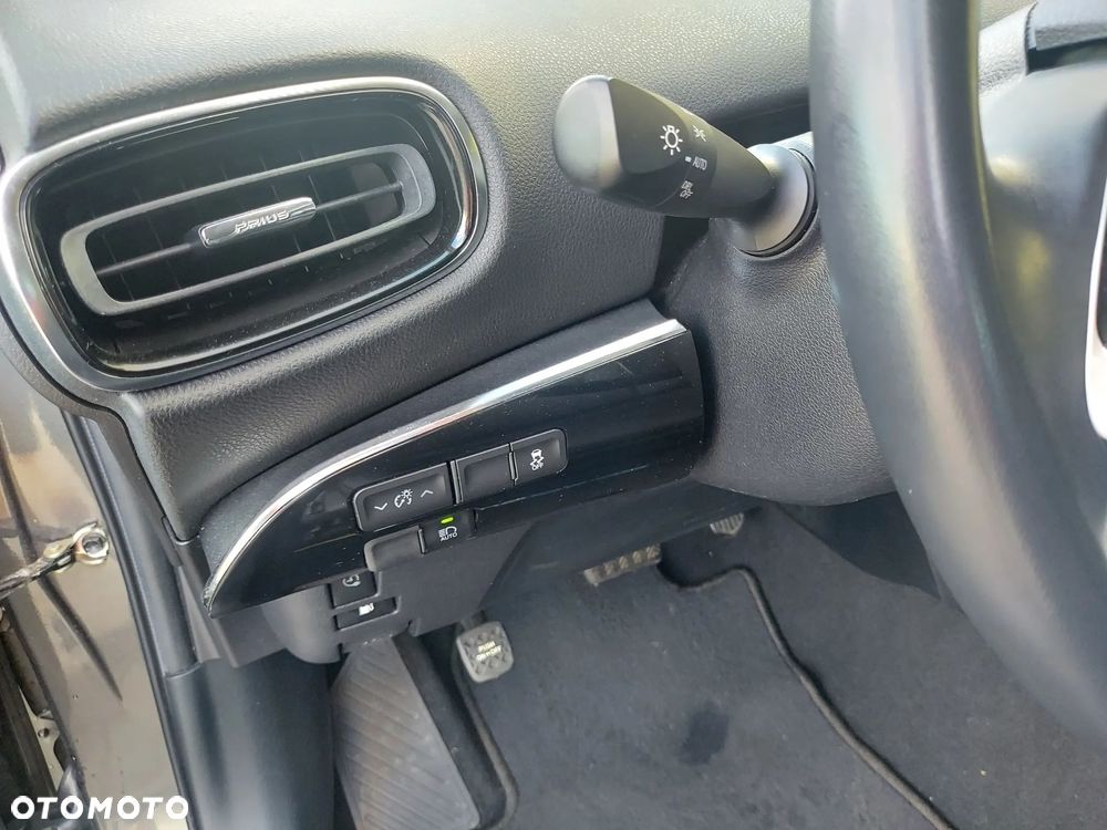 Toyota Prius Plug-in Hybrid Executive - 11