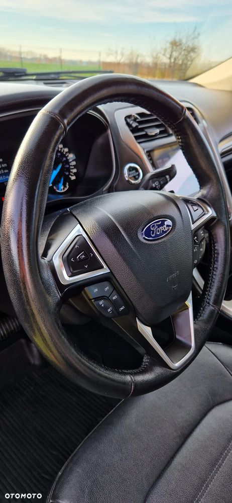 Ford Fusion 2.0 EcoBoost Titanium - 22