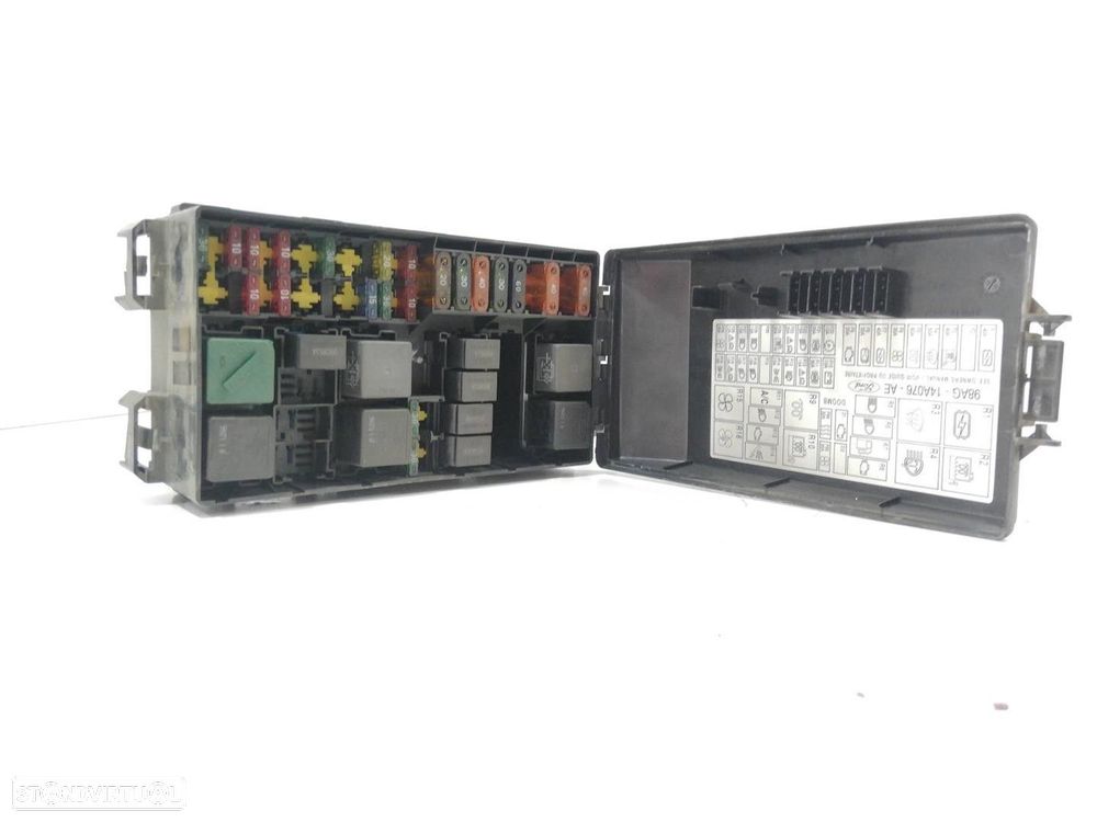 CAIXA RELÉS / FUSÍVEIS FORD FOCUS TURNIER 1999 - 1