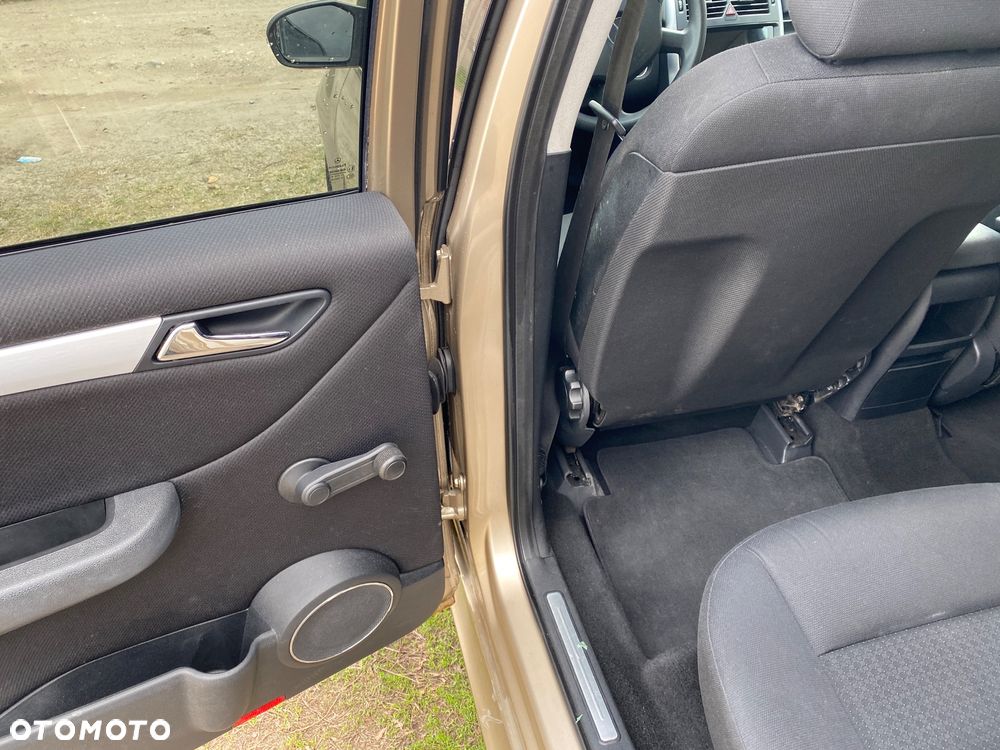 Mercedes-Benz Klasa B - 19