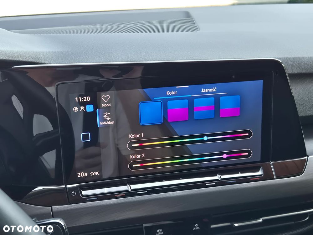 Volkswagen Golf 1.5 eTSI Style DSG - 21