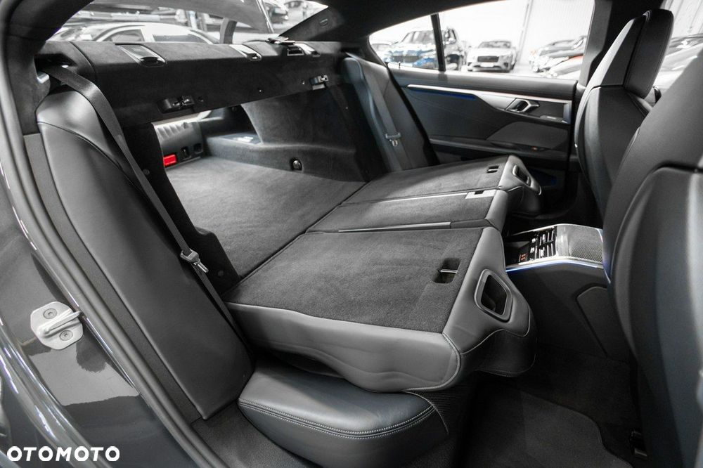 BMW M8 Standard - 25