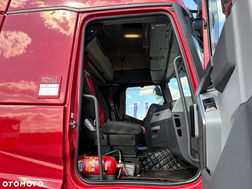 Renault T460 Sleeper Cab - 17