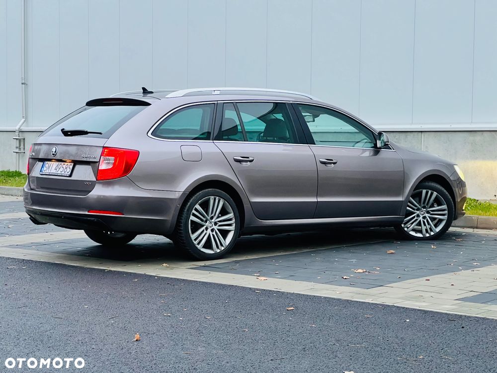 Skoda Superb 2.0 TDI 4x4 Elegance DSG - 15