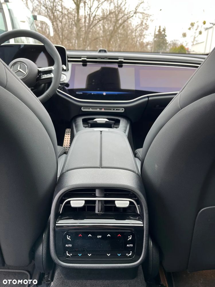 Mercedes-Benz Klasa E 200 - 21