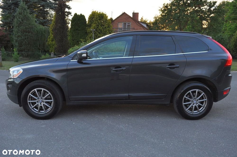 Volvo XC 60 2.4D AWD Momentum - 11