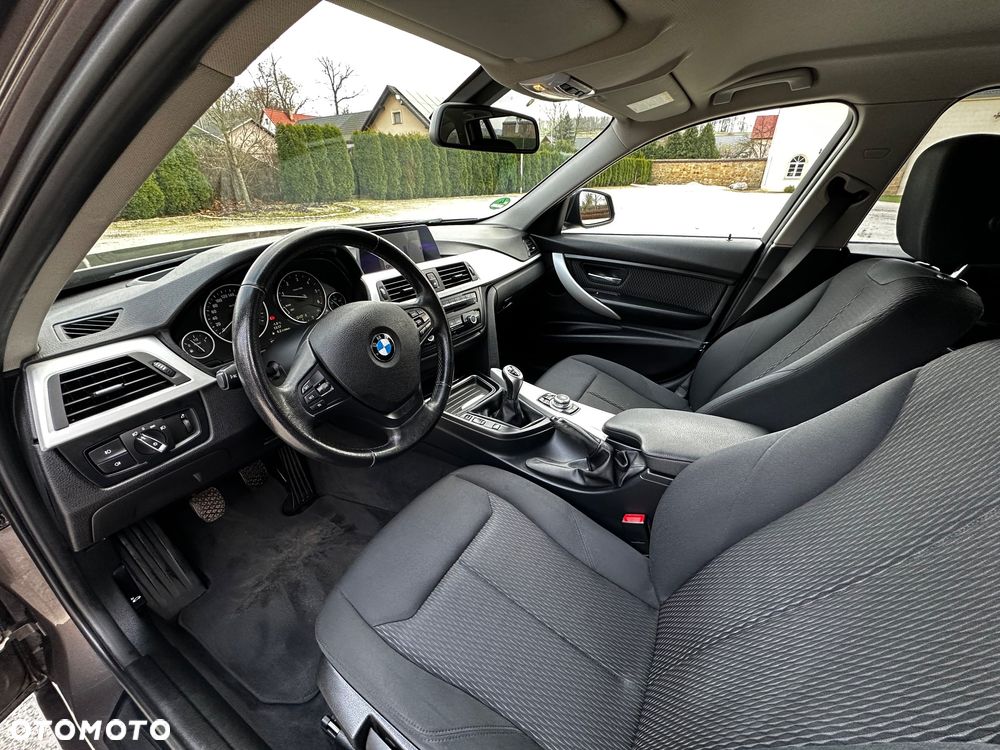 BMW Seria 3 320d - 10