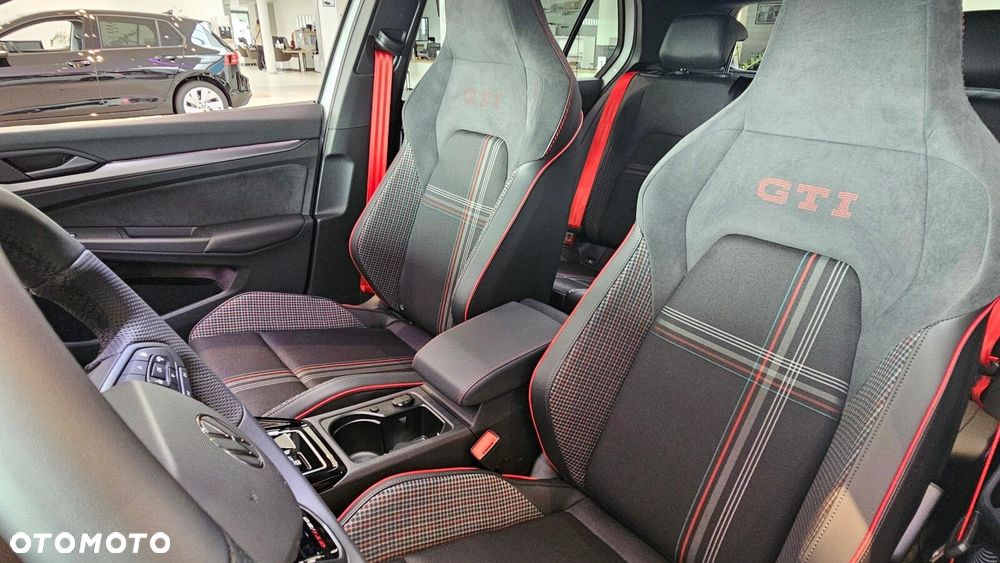 Volkswagen Golf - 20