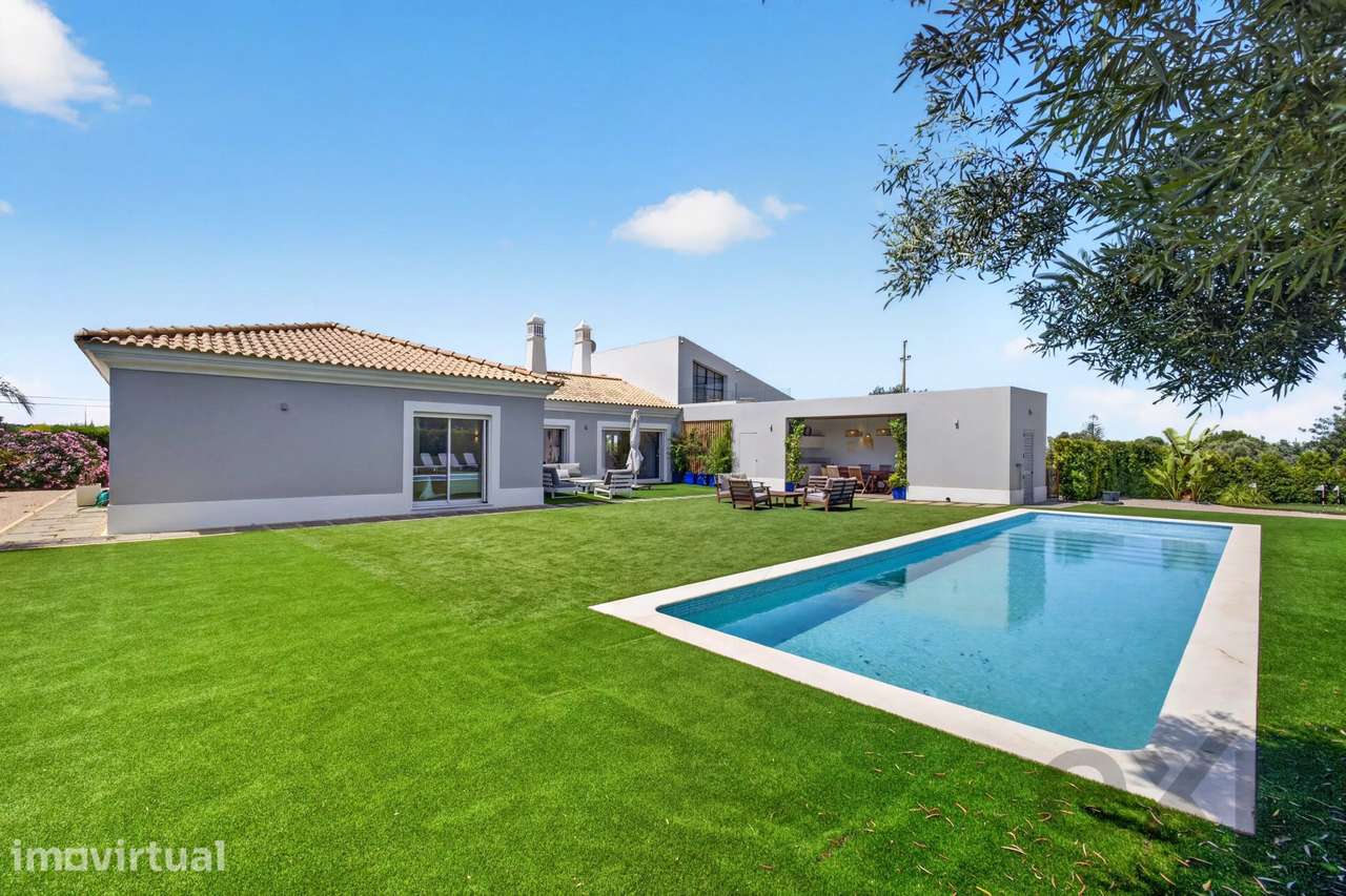 -Moradia Térrea de Luxo | 250 m² | 4 Quartos + Escritório | Piscina Pr - Grande imagem: 3/57