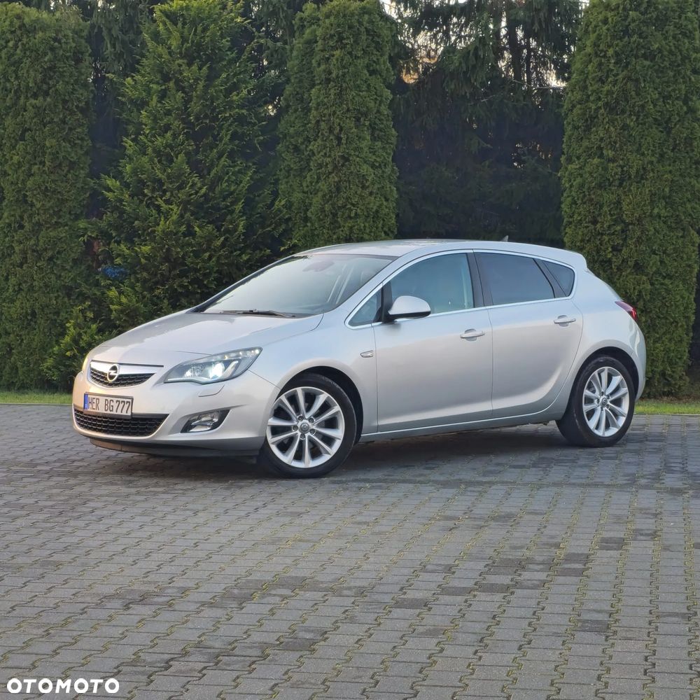 Opel Astra 2010 photo 5