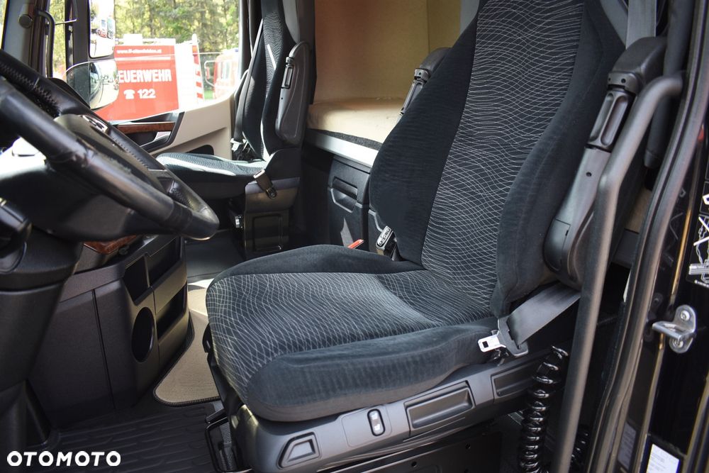 Mercedes-Benz Actros - 6