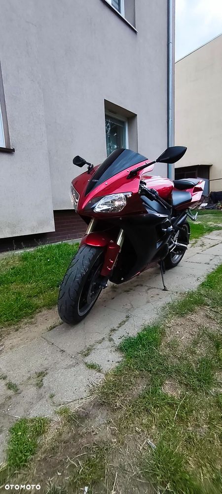 Yamaha R1 - 2