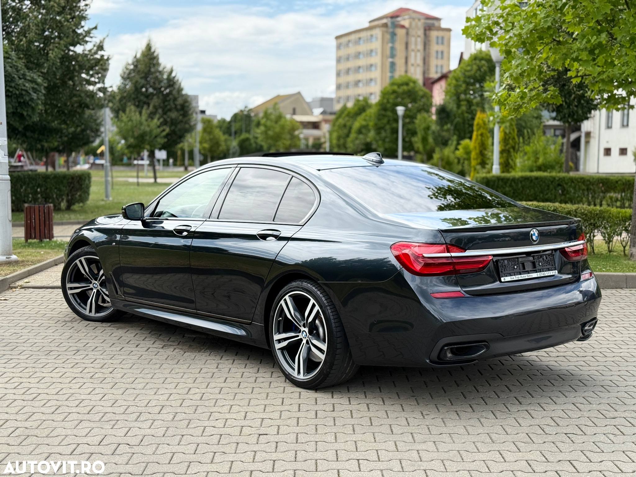 BMW Seria 7 730d xDrive - 32