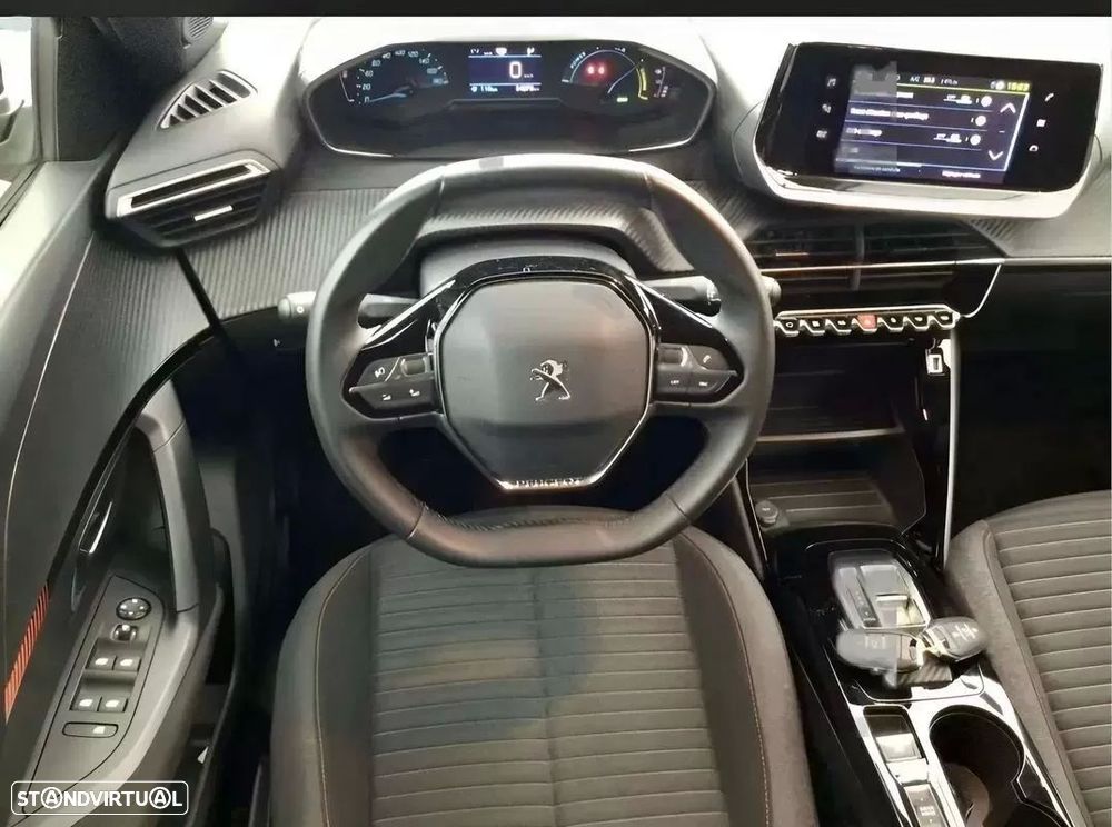 Peugeot e-2008 - 11