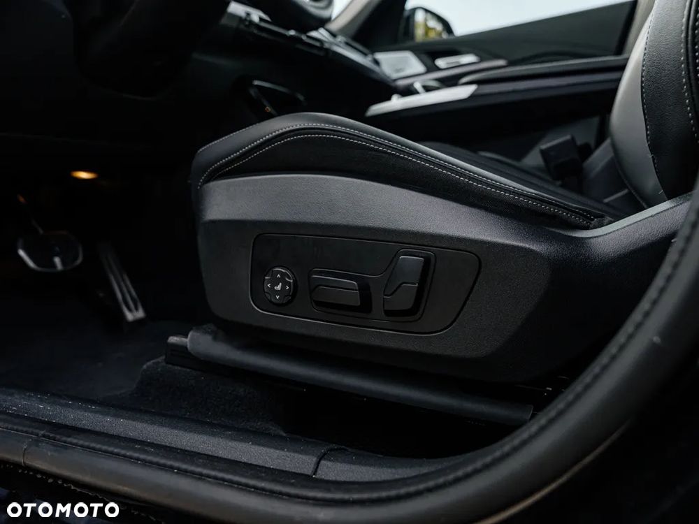 BMW X1 sDrive18i - 11