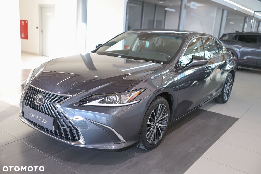 Lexus ES 300h Business Edition - 11