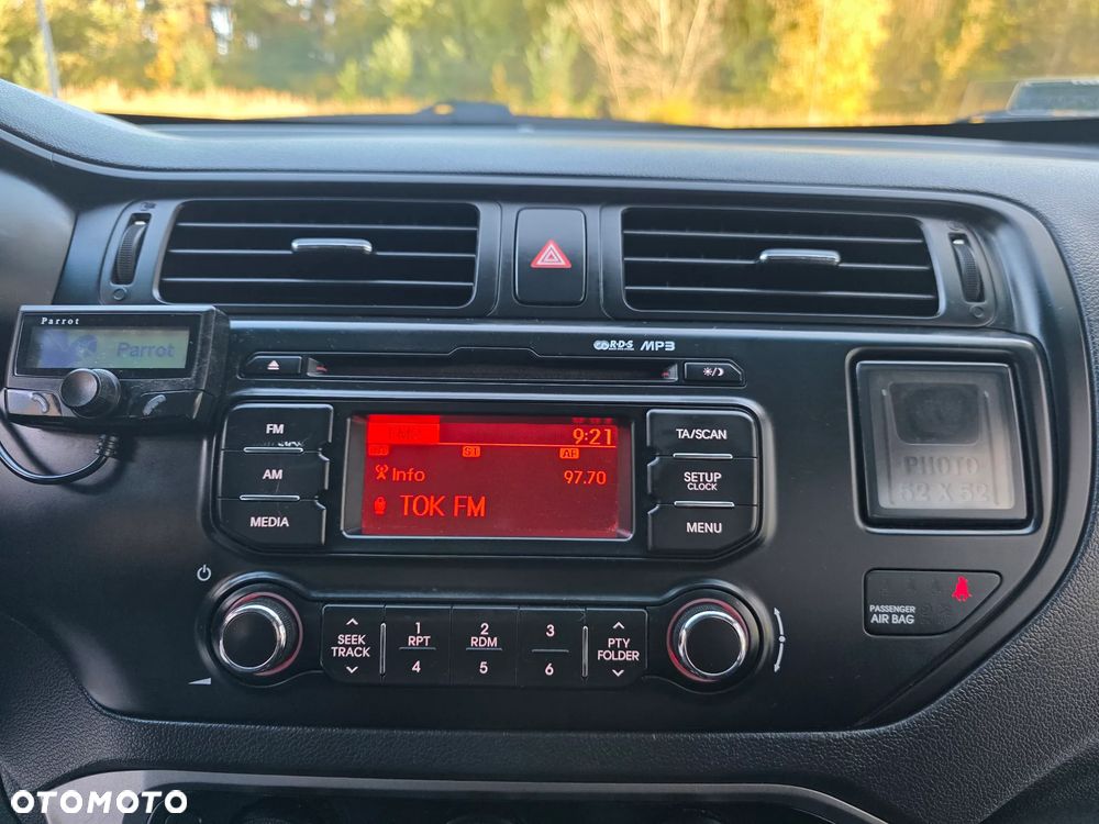 Kia Rio - 16