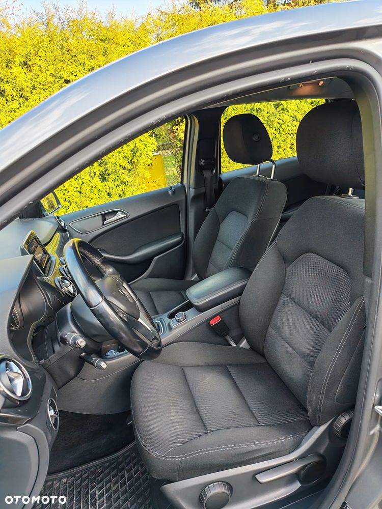 Mercedes-Benz Klasa B 180 BlueEFFICIENCY Edition Style - 14