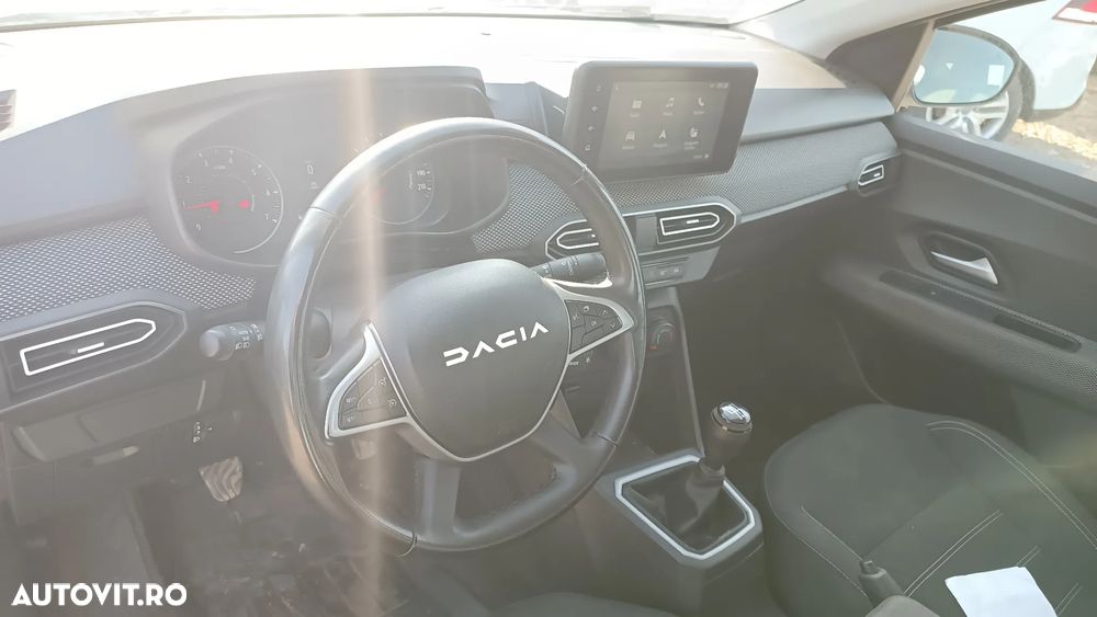 Dacia Logan TCe 90 MT6 Prestige - 9