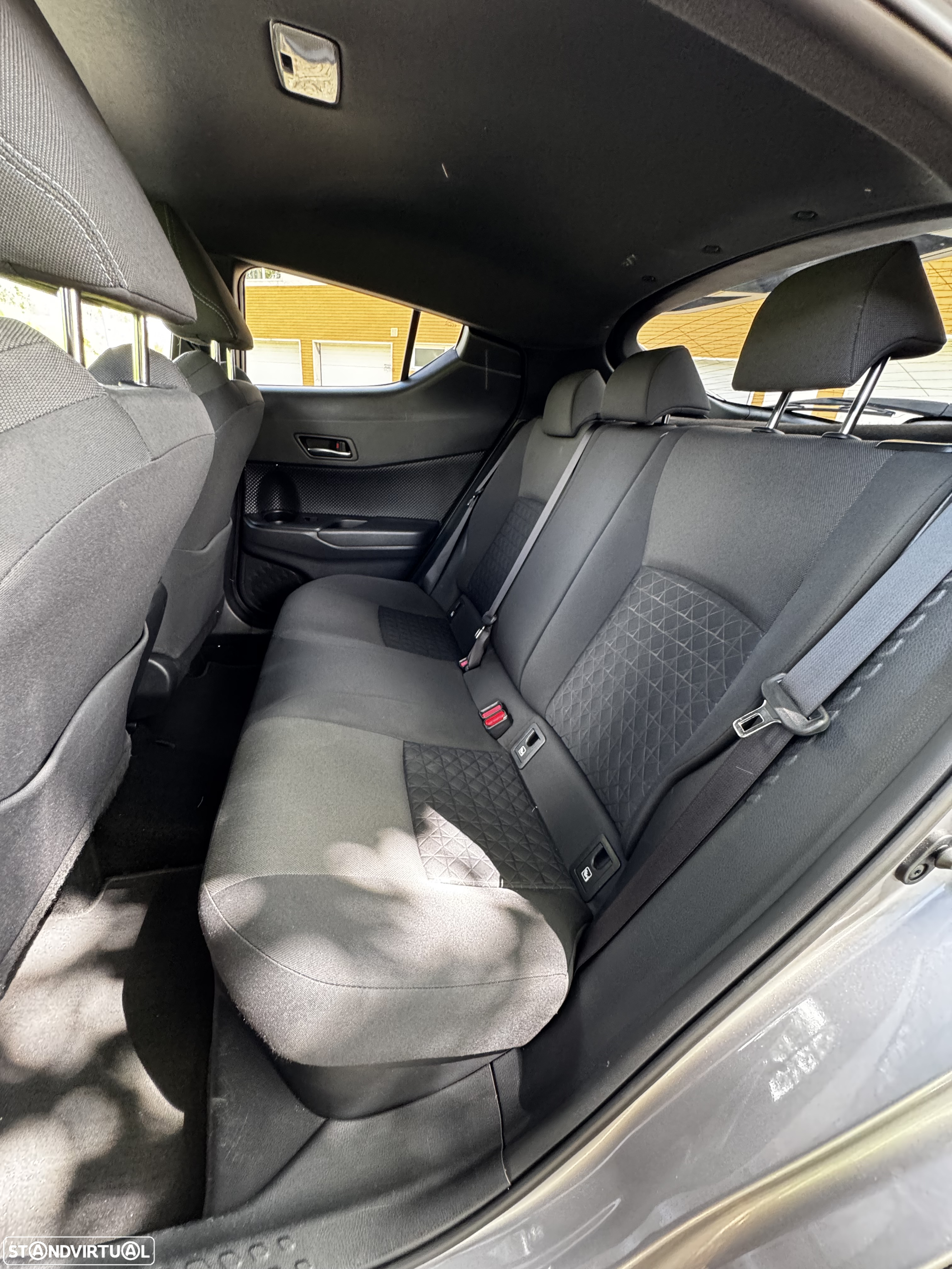 Toyota C-HR 1.8 Hybrid Square Collection - 22