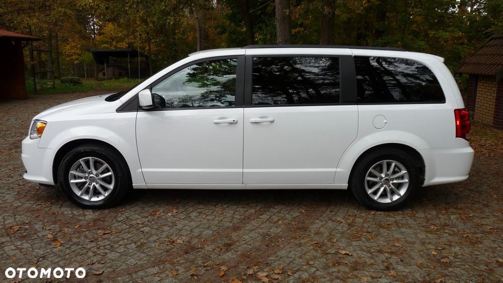 Dodge Grand Caravan - 10