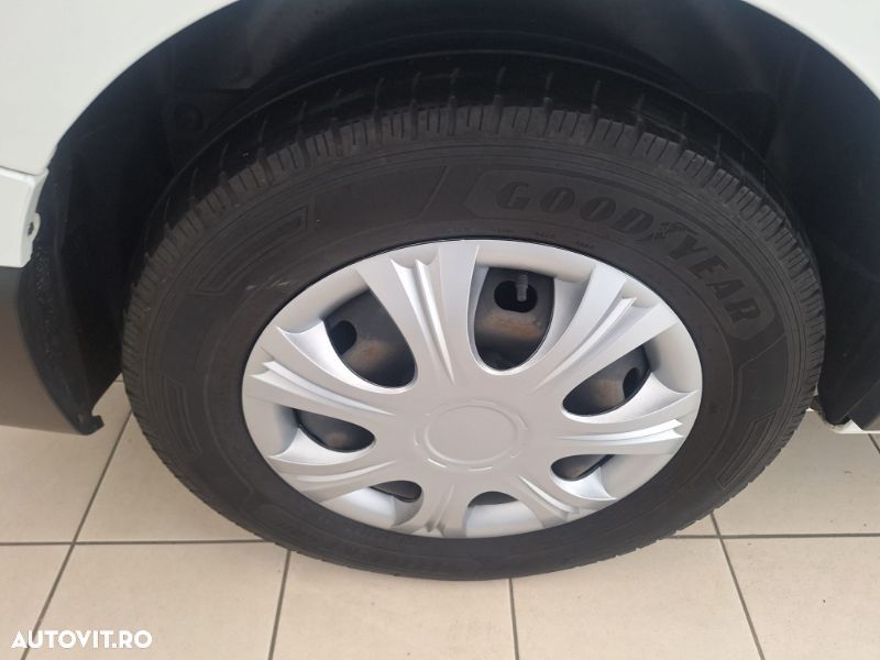 Renault Trafic 2.0 Blue dCi 150 S&S L2 8+1 Zen - 7