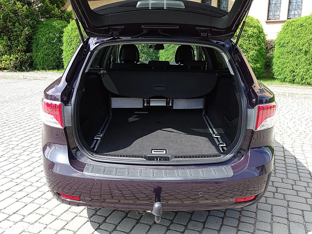 Toyota Avensis 1.8 Premium EU5 MS - 29