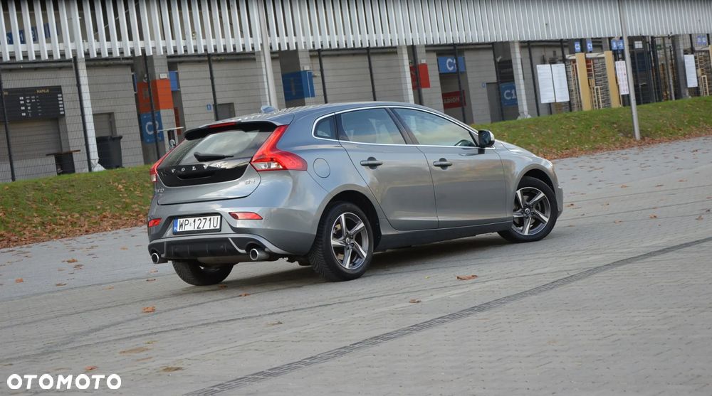 Volvo V40 D2 Drive-E R-Design Kinetic - 11