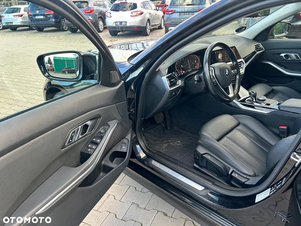 BMW Seria 3 320d xDrive - 18