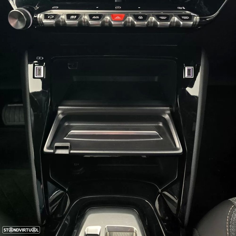 Peugeot e-2008 54 kWh Allure - 29