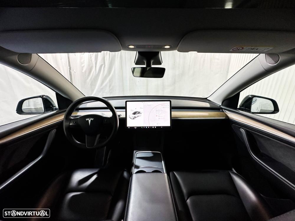 Tesla Model Y Long Range Dual Motor AWD - 11