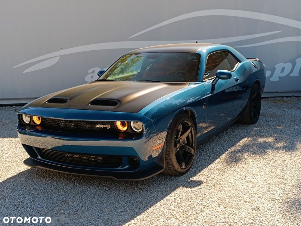 Dodge Challenger - 1