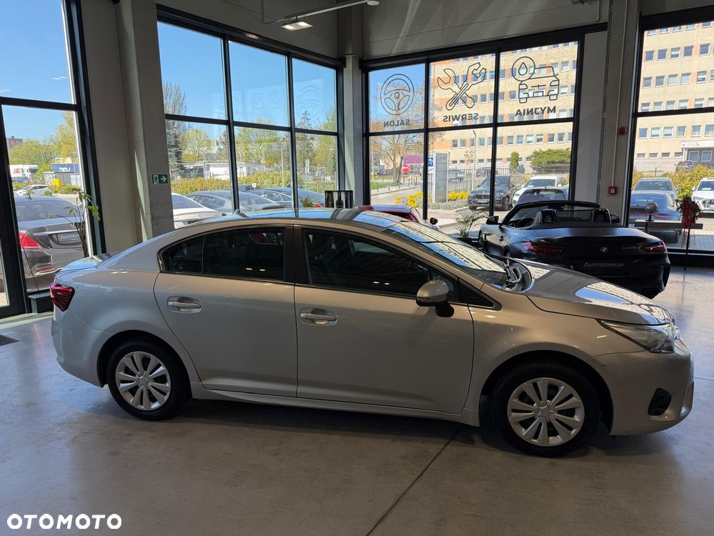 Toyota Avensis 1.8 Premium MS - 4
