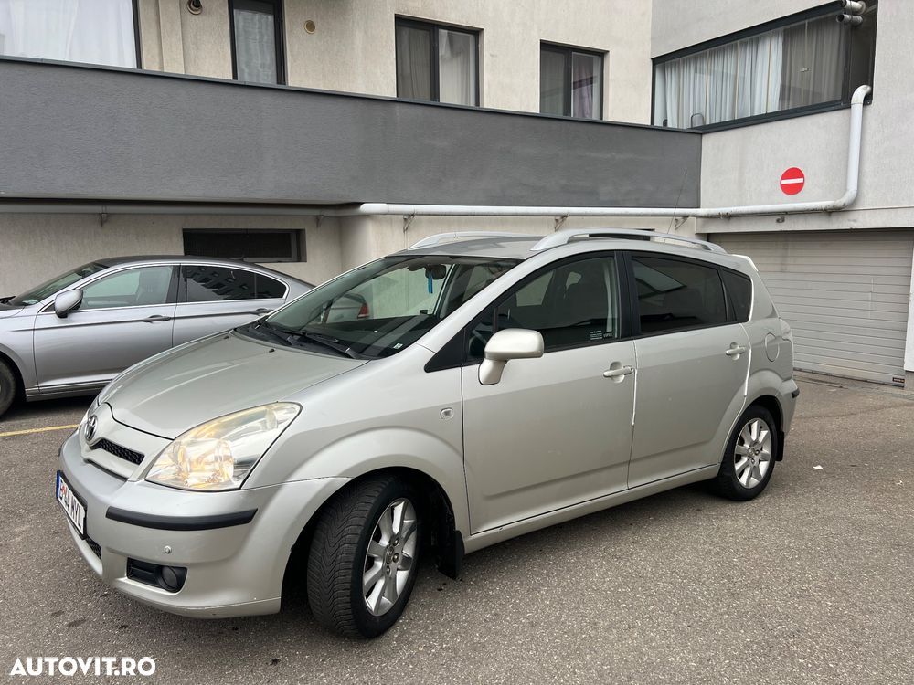 Toyota Corolla Verso 2.2 D-4D Sol - 2