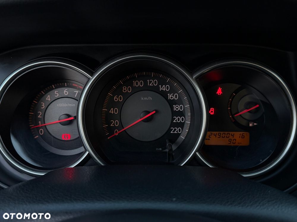 Nissan Tiida 1.8 Tekna - 17