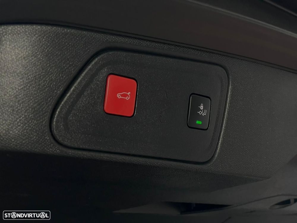 Peugeot 3008 1.6 Hybrid GT Line e-EAT8 - 37