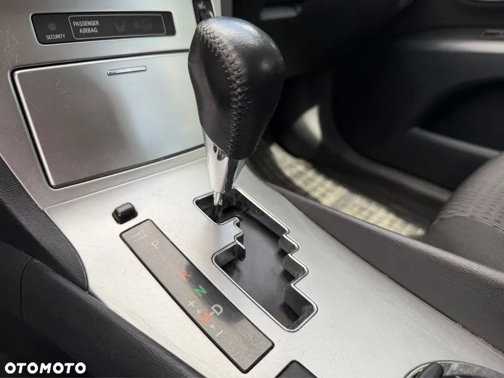 Toyota Avensis - 14