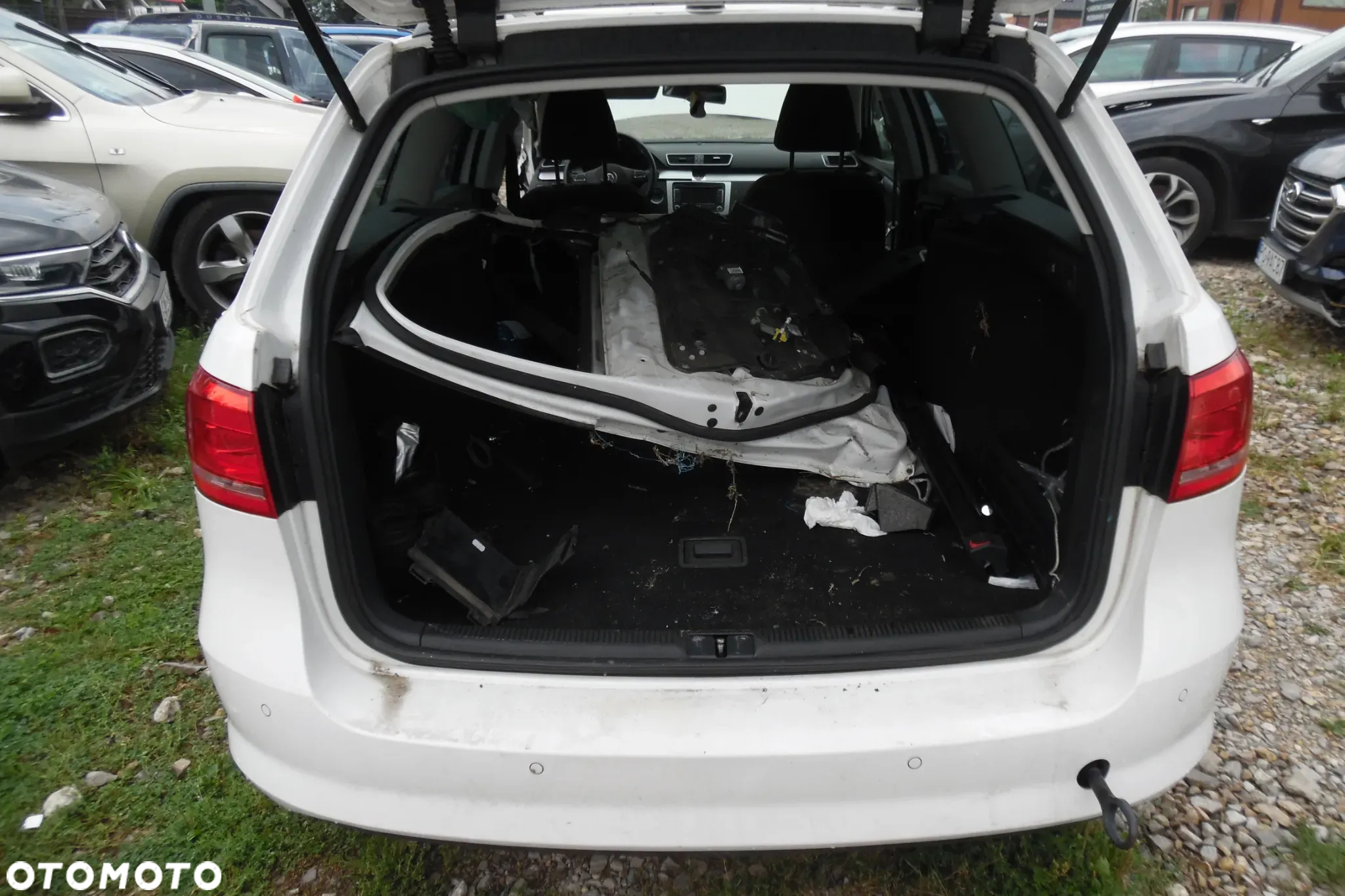 Volkswagen Passat 1.6 TDI Comfortline - 9
