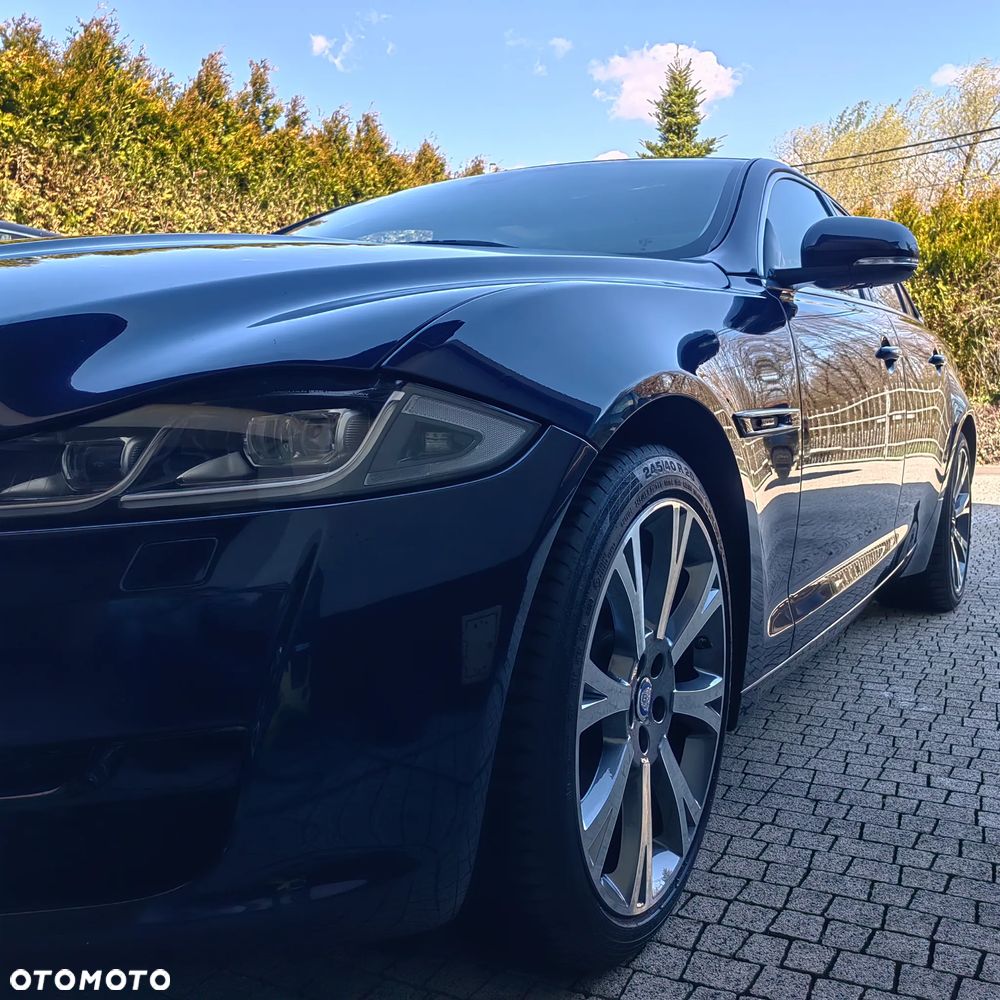 Jaguar XJ 3.0 D V6 Premium Luxury - 26