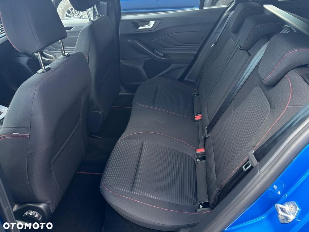 Ford Focus 1.0 EcoBoost mHEV ST-Line X - 34