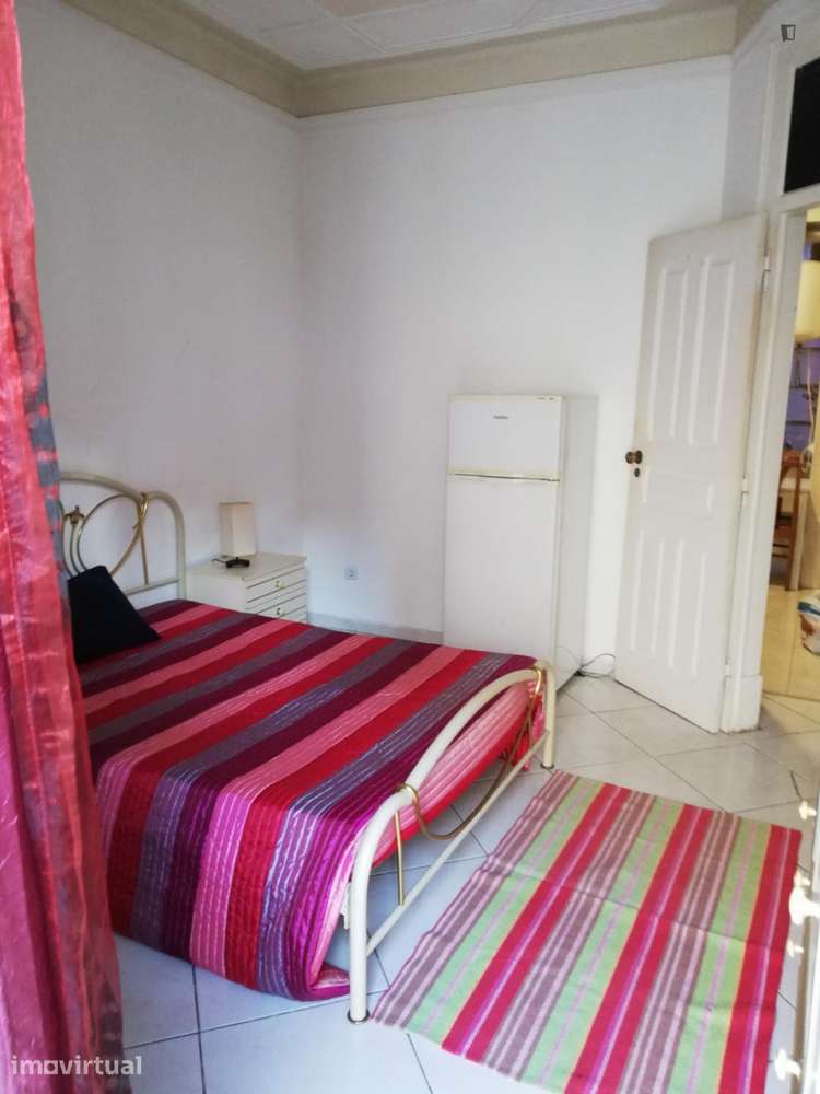 Quarto - localizado em Alameda Lisbon - Grande imagem: 5/23