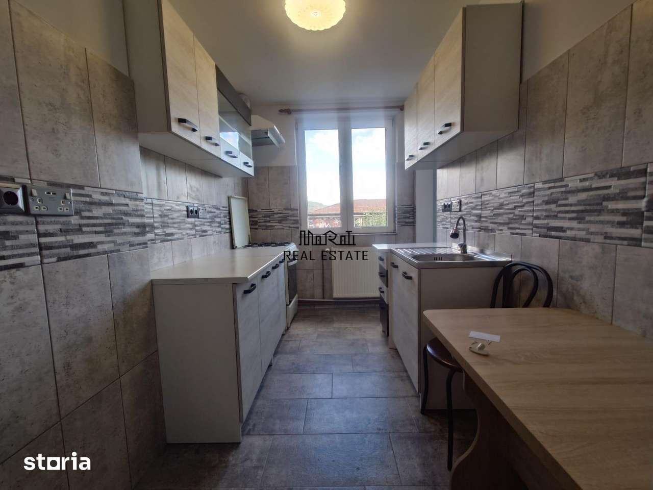 Apartament 3 camere renovat — fotografia 1