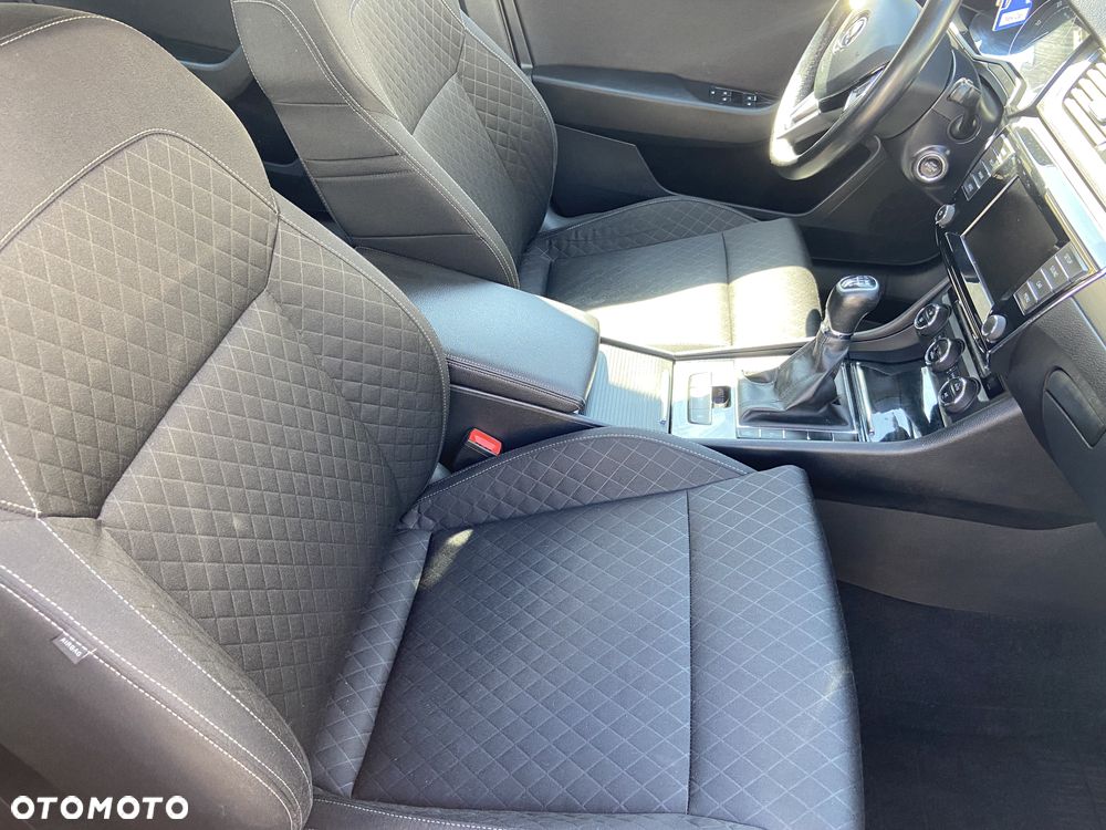 Skoda Superb 2.0 TDI Ambition - 17