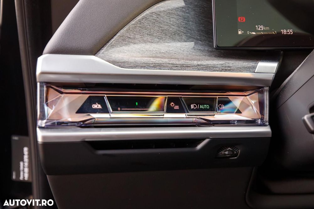 BMW Seria 7 740d xDrive MHEV - 28