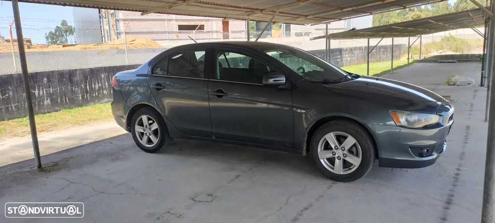 Mitsubishi Lancer 1.5 Invite - 6