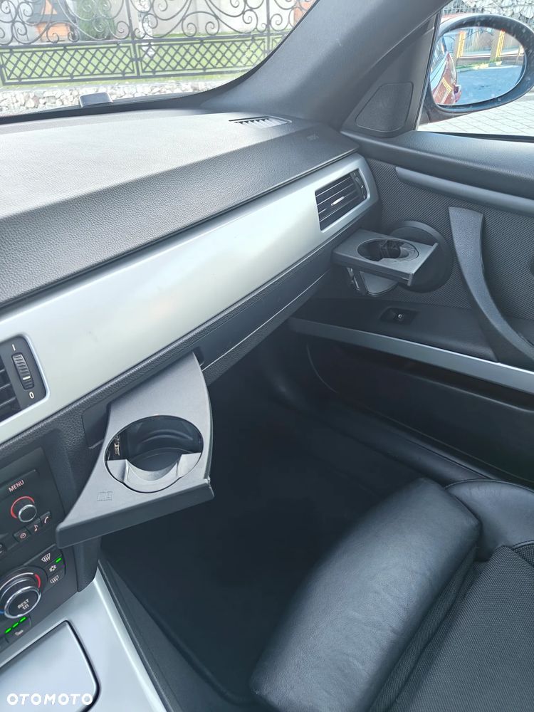 BMW Seria 3 320i - 31